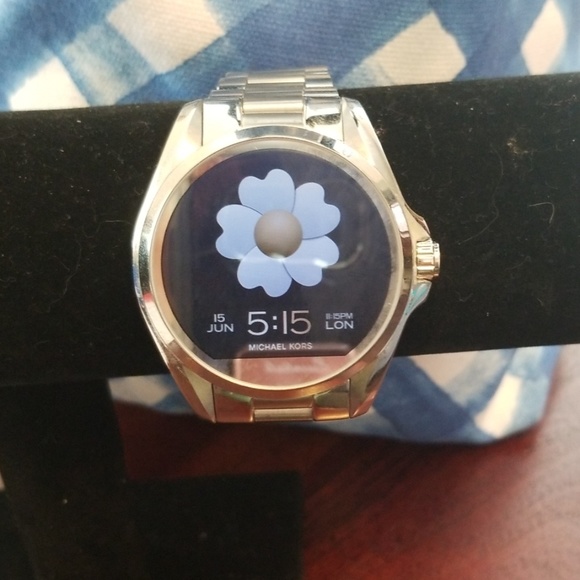 michael kors smartwatch phone calls
